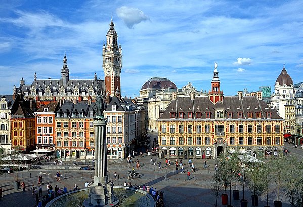 https://rjc-eiah-2022.univ-lille.fr/fileadmin/_processed_/0/e/csm_1280px-Lille_v…